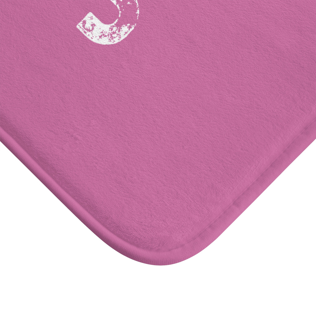 Bath Mat With Bold "Jamaica" Print.