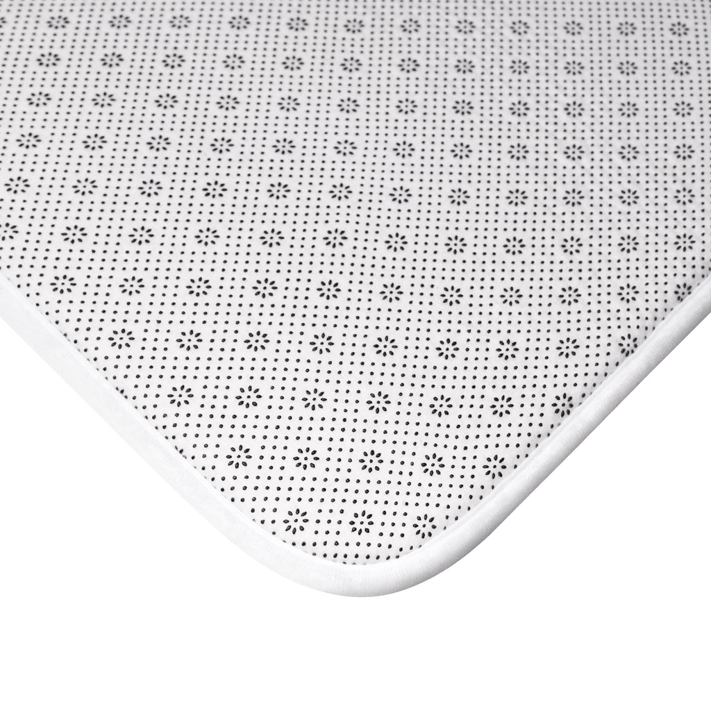 Bath Mat With Bold "Jamaica" Print.